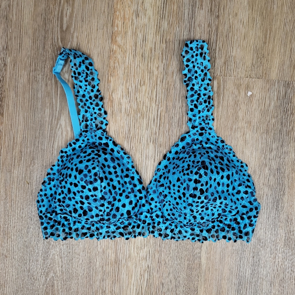 Medium Scene Strapped Blue Leapord Print No Boundaries Bra
